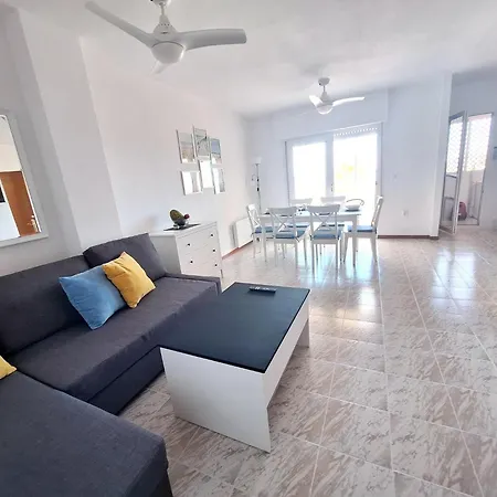 Puerto Y Playa Con Vista A Dos Mares