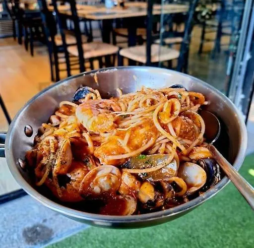 Puerto Y Playa Con Vista A Dos Mares