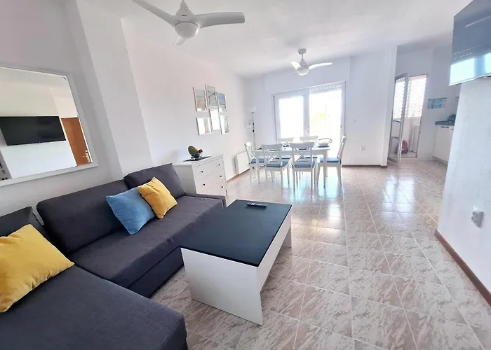 Puerto Y Playa Con Vista A Dos Mares